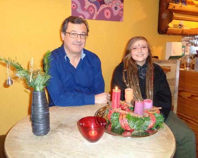 Standortleiter Reinhard Pölzl und seine freiwillige Helferin Catharina Cudly.  | Foto: Patricia Hillinger