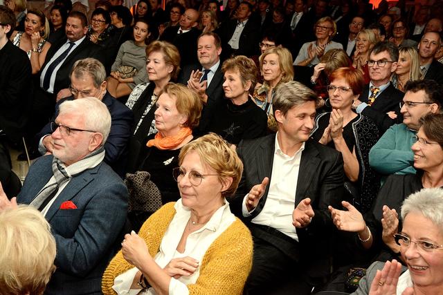 Sehr viele Gäste waren neugierig auf Gerda Rogers Sternenschau. | Foto: Wellenhofer