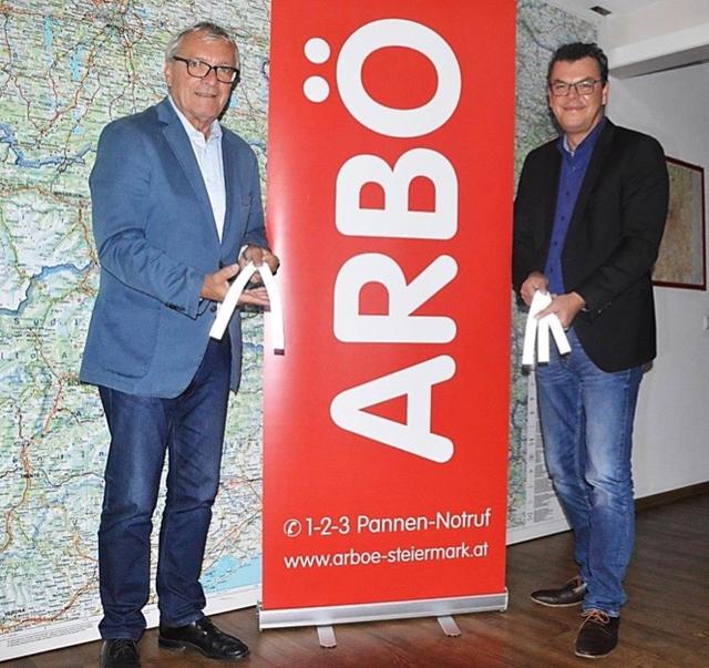 So lange der Vorrat reicht gibt es beim ARBÖ in Leitring die Reflektorbänder.  | Foto: ARBÖ
