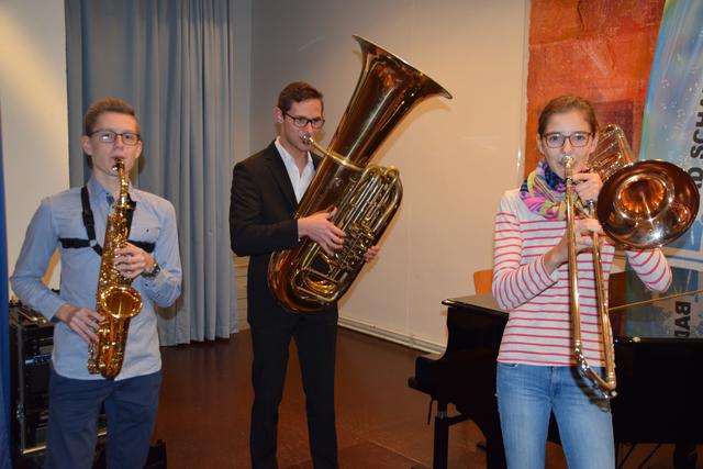 Andreas Beiganz am Saxophon, Stefan Breitwieser auf der Tuba und Anna Scharinger an der Posaune überzeugten mit ihrem Musiktalent. | Foto: Bonelli
