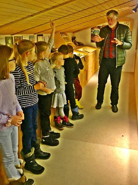 Volksschule Jochberg: 4. Tiroler Vorlesetag in besonderer Form - Kitzbühel