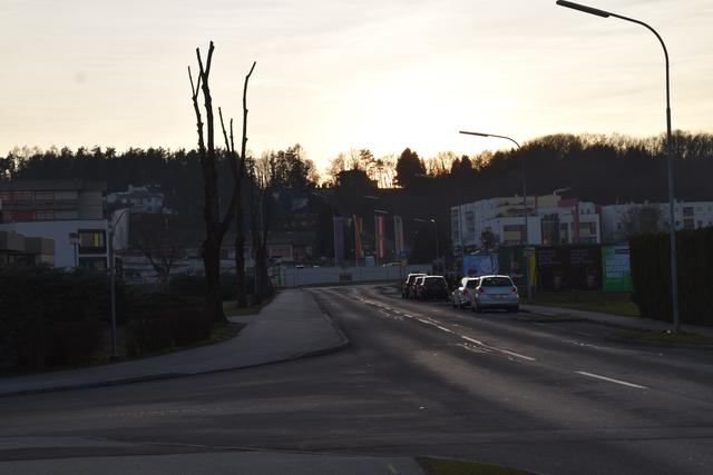 Die Einführung von Parkgebühren rund ums Krankenhaus - im Bereich der Schulgasse, Sportlände und Dornburggasse - wurde beschlossen. | Foto: Michael Strini