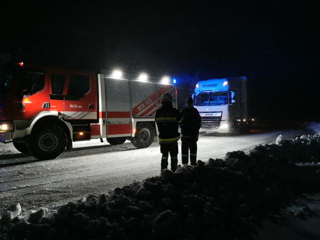 Die FF Salla muss immer wieder ausrücken, um hängengebliebene Lastwägen zu bergen. | Foto: FF Salla