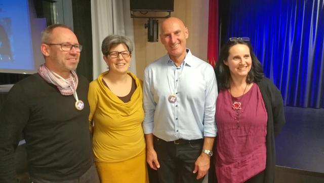 Werner Schwarz (2.v.r.) hielt einen Vortrag im kultur.portal. | Foto: Die Badretter