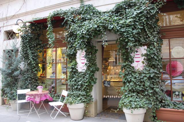 Begonnen hat alles in der Josefstädter Straße, nun gibt es das "Cup Cakes" nur mehr in der Albertgasse. | Foto: Sabine Ivankovits
