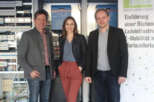 Die Projektverantwortlichen haben große Pläne für das Mürztal der Zukunft: Josef Bärnthaler, Martina Weissenbacher und Alois Kraußler.  | Foto: Hofbauer