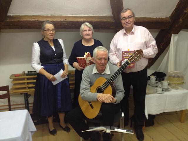 Bürgermeister Wolfram Erasim Christine Heytmanek, Gertrude Schuch und Richard Pilkington | Foto: Gemeinde Rabensburg