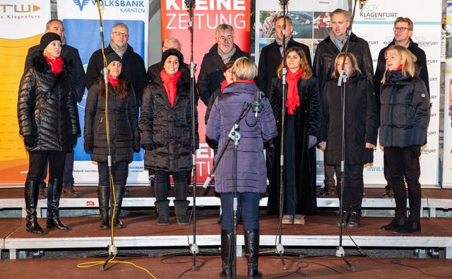 Stiller Advent am Domplatz in Klagenfurt  | Foto: Richi di Bernardo