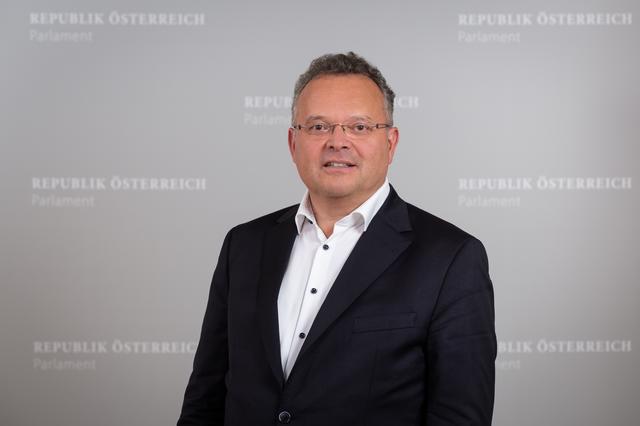 Gerald Hauser spricht sich erneut für eine Großtunnellösung am Fernpass aus. | Foto: Parlamentsdirektion / PHOTO SIMONIS