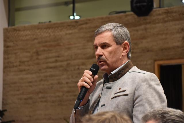 "Mit der Streichung des Seenlandes war ich von Anfang an nicht einverstanden", sagte Kramsachs Bgm Bernhard Zisterer.  | Foto: Barbara Fluckinger