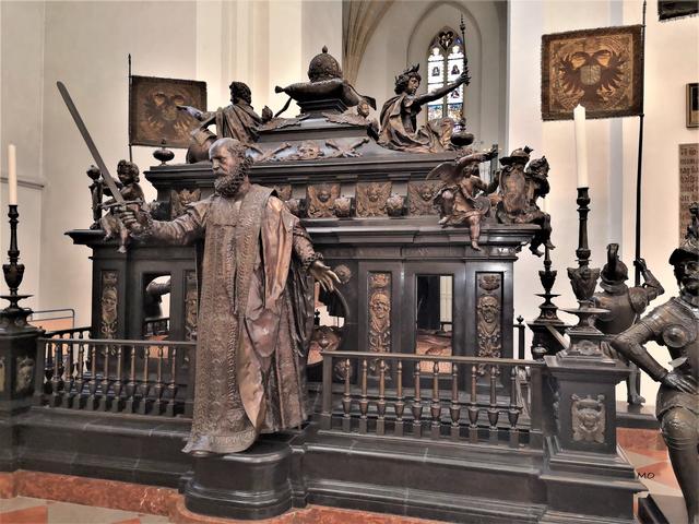 Das Kenotaph, Dom, München