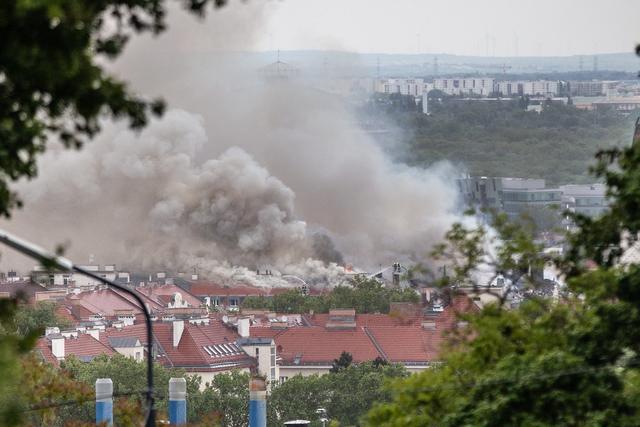 Am 11. Mai stand ein Wohnhaus am Enkplatz in Flammen. Zahlreiche Bewohner wurden obdachlos.