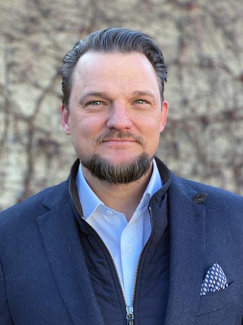 Freut sich wahrscheinlich etwas mehr über den Nachwuchs unter der Belegschaft als andere Chefs: Werner Koele, der "femSense" im März auf den Markt gebracht hat.