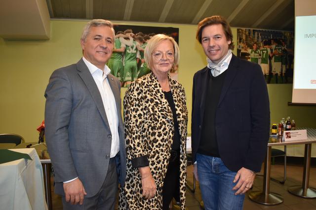 Bauleiter Richard Woschitz, Bürgermeisterin Ingrid Salamon und Architekt Andreas Hawlik freuen sich über den Meilenstein in Mattersburgs Geschichte | Foto: Stadtgemeinde Mattersburg