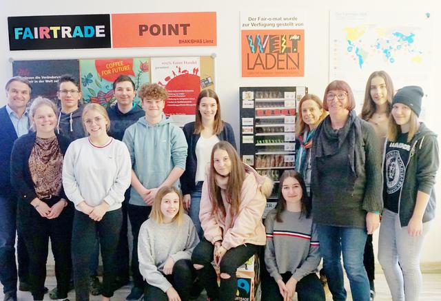 Lienz durften elf Jungs und ein Mdchen zwischen zehn und 14 Jahren die Welt des Programmierens und der Digitalisierung kennenlernen. Lienz: Coding4Kids machte Programmieren zum Kinderspiel