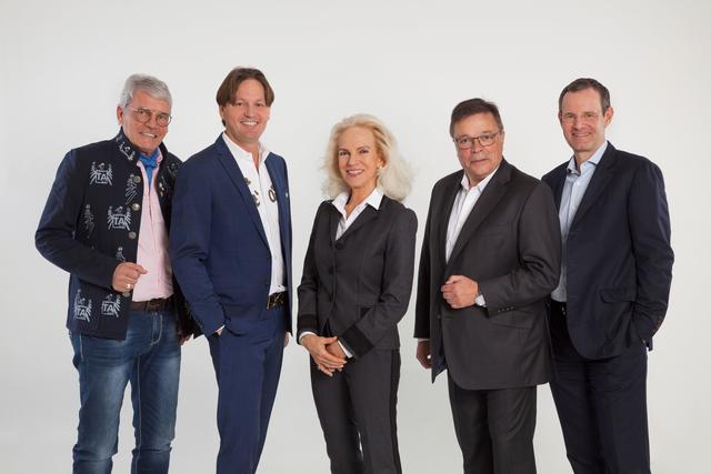 v.l.: Peter A. Grüner, Präsident Klaus Mark, Ingeborg Freudenthaler, Vize-Präsident Dr. Alois Schranz und Manfred Pletzer.
 | Foto: Tiroler Adler Runde / Die Fotografen