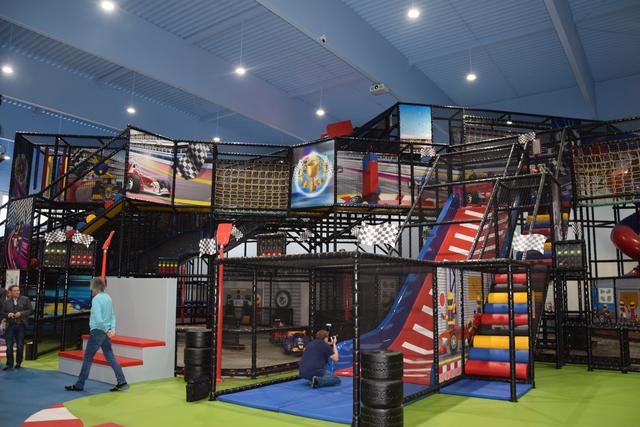 In der Kids Area gibt es Rutschen, E-Karts und vieles mehr. | Foto: Verderber