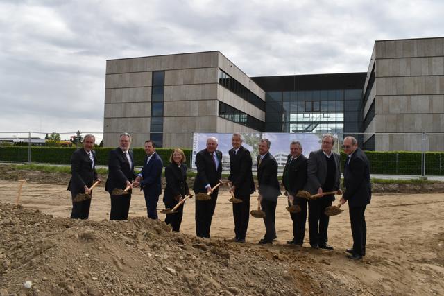 Im Mai 2019 erfolgte der Spatentich für den Ausbau bei Gerot Lannach; das Unternehmen zieht zahlreiche Pendler in die Gemeinde.  | Foto: Veronik