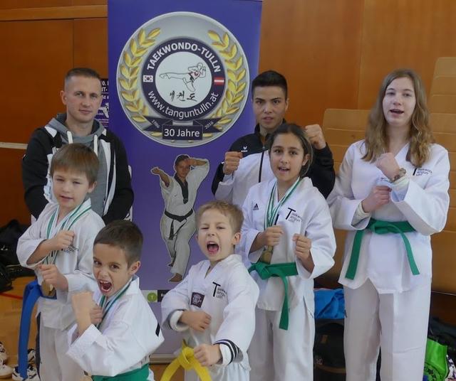v.l.n.r Coach Mio Cosic, Johannes Lehner, Leon Cosic, Matthias Lehner, Anna Cosic, Hassan Hossaini, Lena Edelmayer