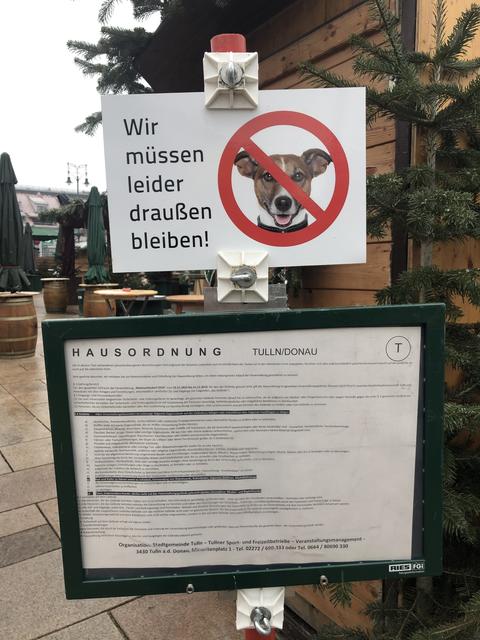 Zur eigenen Sicherheit des Hundes und jener der Gäste sind Hunde im Tullner Adventdorf verboten.