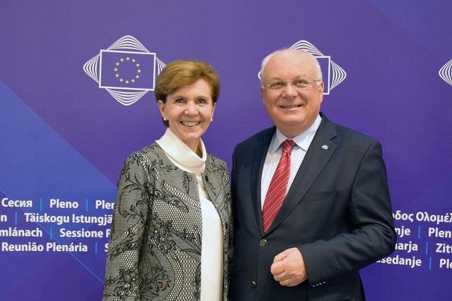 25 Jahre Ausschuss der Regionen (AdR). Sie vertreten Salzburg in Brüssel: Landtagspräsidentin Brigitta Pallauf und Franz Schausberger.
