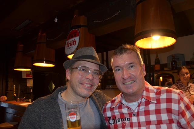Starkoch Mario Kotaska mit Arno Pangerl, Exportleiter der Kölner Früh-Brauerei