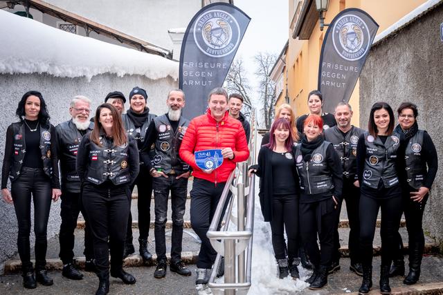 Das "Einsatz-Team" der Barber Angels war bereits zum siebenten Mal im Eggerheim