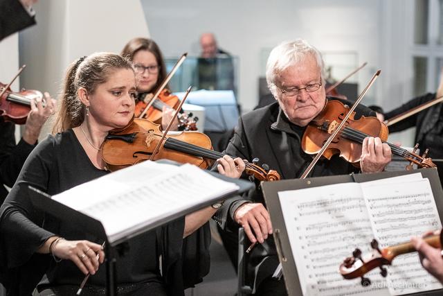 Halleiner Kammerorchester Leiterin Margarethe Hlawa-Grundner und Gründer Helmuth Hlawa.