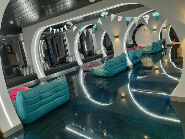The Wave Club