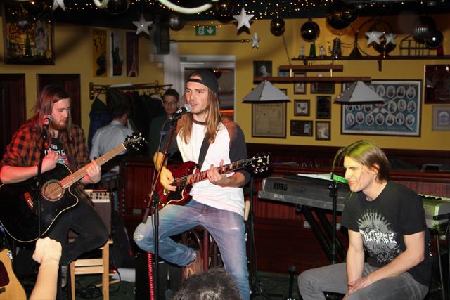 Nachwuchs Band aus Weiz, die "Young Fat Mothers".