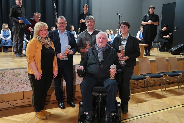 Je einen Kernland-Oskar überreichte Leader-Managerin Conny Wernitznig an Michael Leitner, Kurt Prandstetter, Hans Dirnberger, und Sabine Praher. 
 | Foto: Anita Leitner 