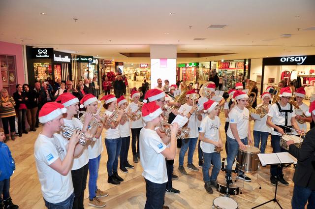 "Jingle Bells" gab's als Zugabe mit Mütze!