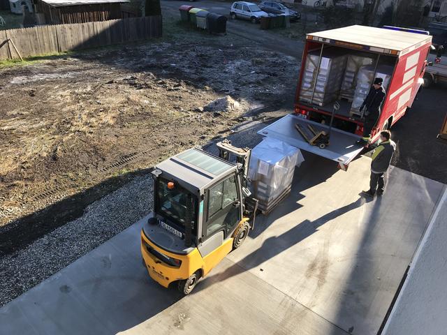 Beeindruckend: Die Anlieferung von 750 Kisten mit jeweils rund 200 Fundstücken für das Burgmuseum Archeo Norico in Deutschlandsberg. | Foto: KK