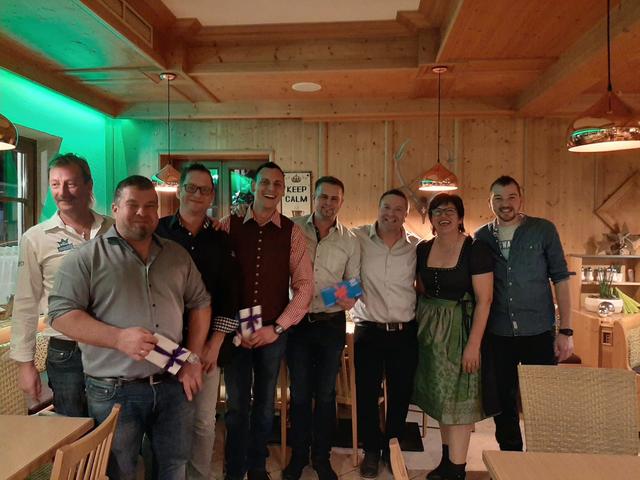 Von rechts: Rene Warmuth, Bgm. Anni Reitinger, Reinhard Sonnleitner, Karl Schagerl, Benjamin Duller, Mesnerhaus-Chef Robert Grechenig, Dominik Neumann und MSC-Obmann Michael Herzog. | Foto: MSC Mühlbach