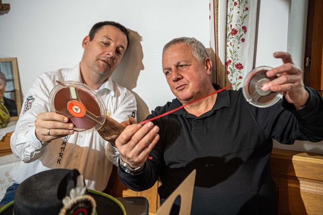 Das ist wirklich eine Sensation: Mehr als 50 Jahre später wurden neue Tonaufnahmen der legendären Kern Buam entdeckt.  | Foto: KK