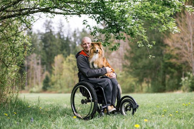 Starkes "Unternehmer-Duo" in Gratkorn: Daniel Kontsch und sein Sheltie Capper von "Capper’s" wissen, was Hund braucht. | Foto: fotoCRafie-Christine Rechling
