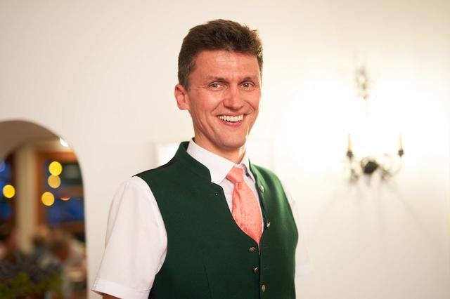 Seewalchen am attersee dating den. Frauen aus treffen in gniebing-weienbach. Single lokale in radenthein. Aufregung schwechat reiche frau sucht mann Schwechat reiche frau sucht mann. Traun reiche m nner