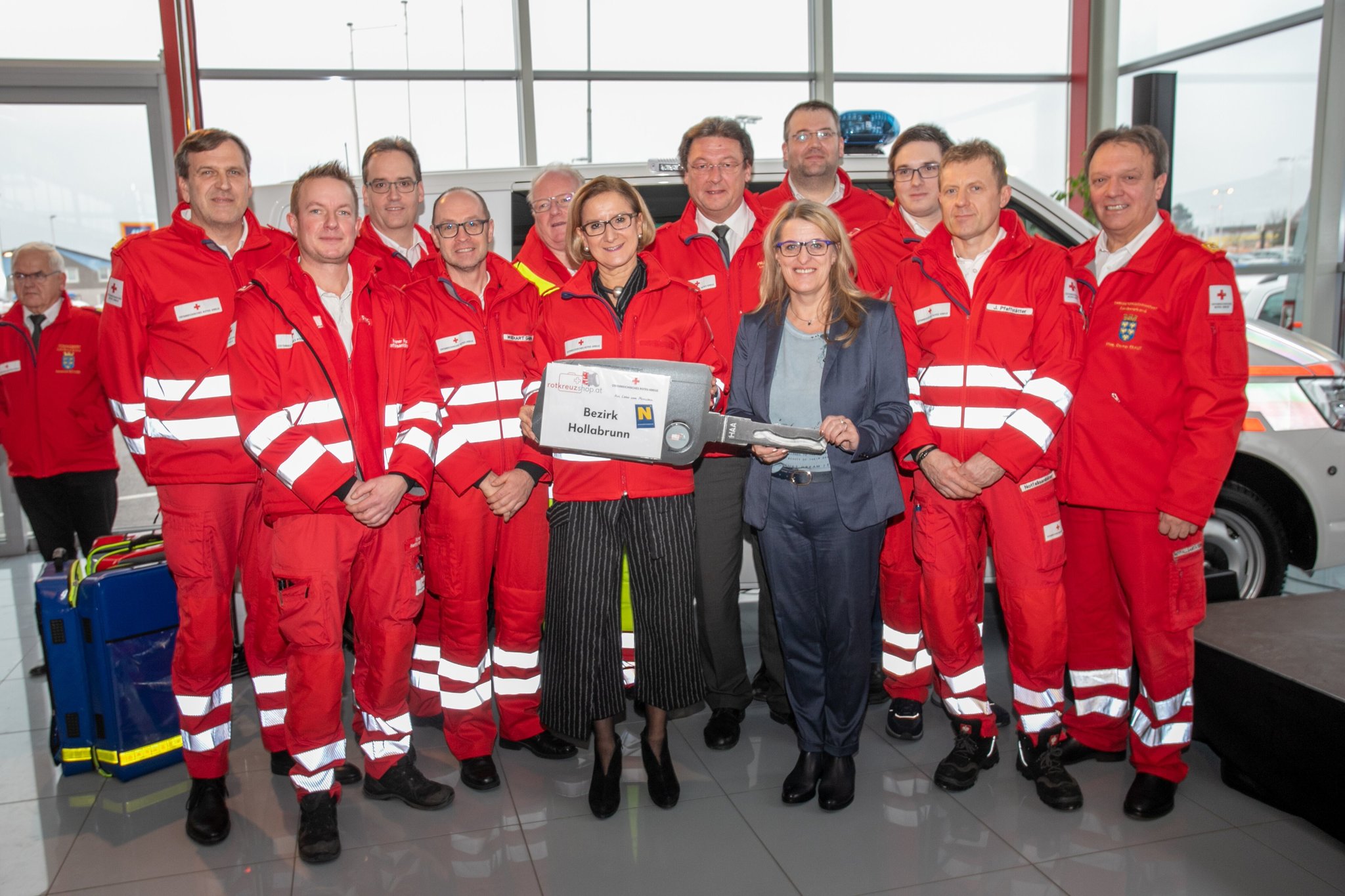 Barbara Rott Rotkreuz Höchste Qualität in der Notfallrettung: Neue Einsatzfahrzeuge für das ...