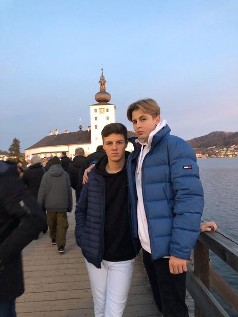 Mihaly "Mischa" Fedeles (r.) mit seinem Schulkollegen Konyecsni Bálint | Foto: Privat