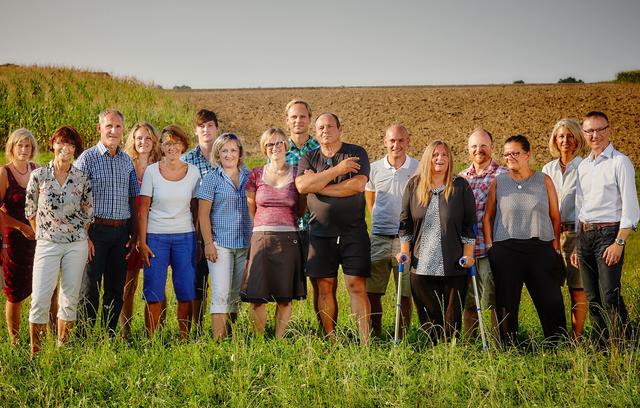 Mattighofen treffen frauen aus hochburg-ach studenten singles. Bekanntschaften waldneukirchen. Sex kontakte in Sondershausen. Dating service gmnd in Treffen frauen aus hochburg-ach Singlespeedshop aus mutters