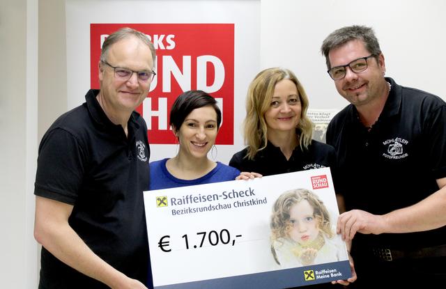 Von links: BRS-Kreativassistentin Eva Gutenbrunner (2.v.l.) mit den Mühlviertler Fotofreunden Karl Wiesinger aus St. Oswald, Eva Pichler aus Hagenberg und Andreas Walch aus St. Leonhard (von links). | Foto: BRS/Roland Wolf