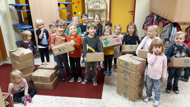 In neun Kindergärten und zwei Schulen in den Bezirken Güssing und Oberwart wurden die Packerl zusammengestellt.
