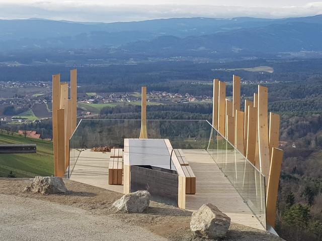 Der neue Panoramasteg am Sausal wurde kürzlich fertig gestellt.  | Foto: Stiegelbauer
