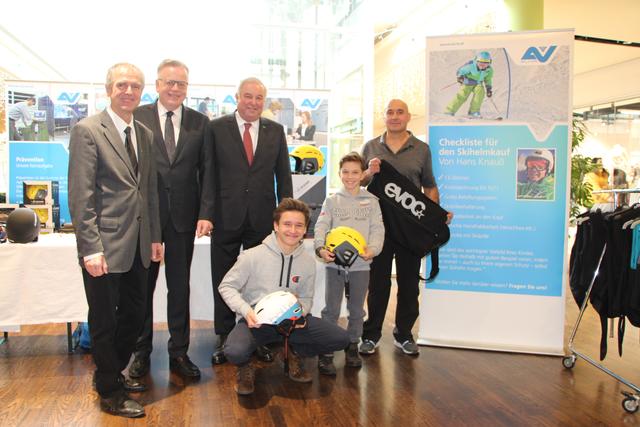 Zufrieden: Günther Stangl, Hannes Weißenbacher, Hermann Schützenhöfer, Gerhard Erlacher sowie Tobias und Noah (v.l.) | Foto: AUVA/Lippitsch