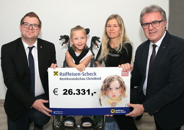 VÖCKLABRUCK. "Ein herzliches Dankeschön allen Spendern für die große Unterstützung", sagt Elisabeth Purrer. Ihre Tochter Katharina hat nach einer Gehirnblutung massive motorische Einschränkungen. Über 26.000 Euro an Spenden gingen bereits für die Familie bei uns ein. | Foto: BezirksRundschau