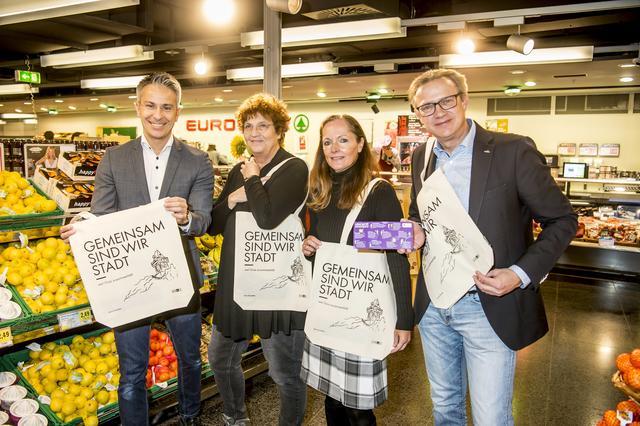 Im Gepäck: K. Hohensinner, A. Zeitlinger, B. Haas (pro mente) und Ch. Holzer (Spar)