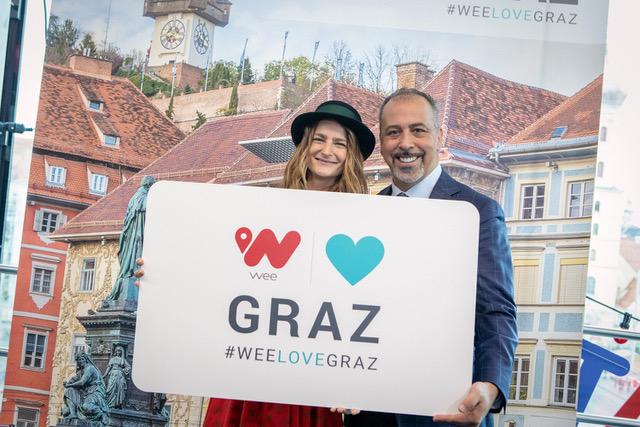 Markteinführung: Kathi Lercher von Smadi (für die Markteinführung in Graz verantwortlich) und Cengiz Ehliz (Visionär, wee-Founder﻿) | Foto: Salon Deluxe
