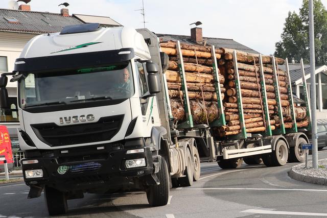 In Lamprechsthausen fahren täglich 1.100 LKWs durch. | Foto: Neumayr