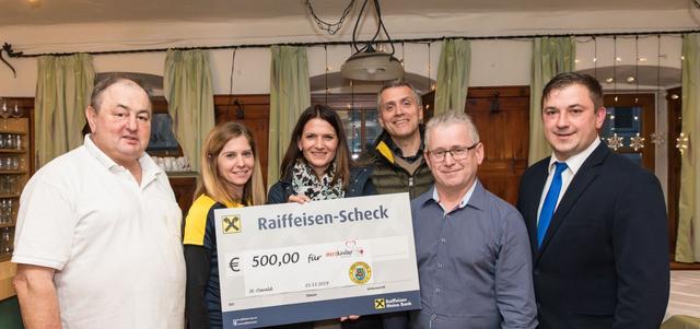Offizielle Scheckübergabe