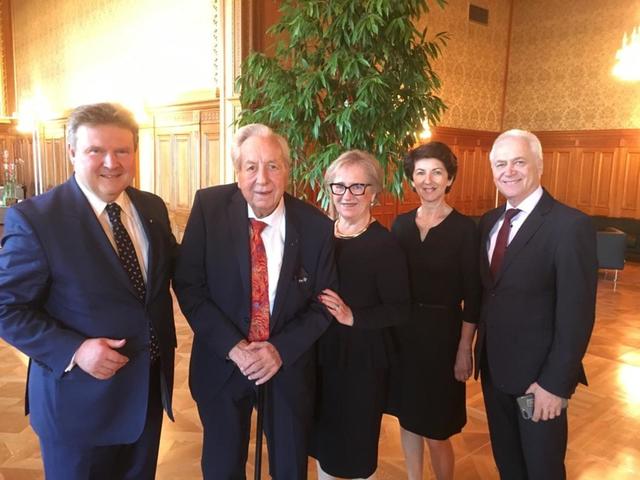 Wien-Bgm. Michael Ludwig. mit KR Otto Gogl und Gattin Roswitha sowie Bgm. Helmut Leitenberger und Gattin Margit.
